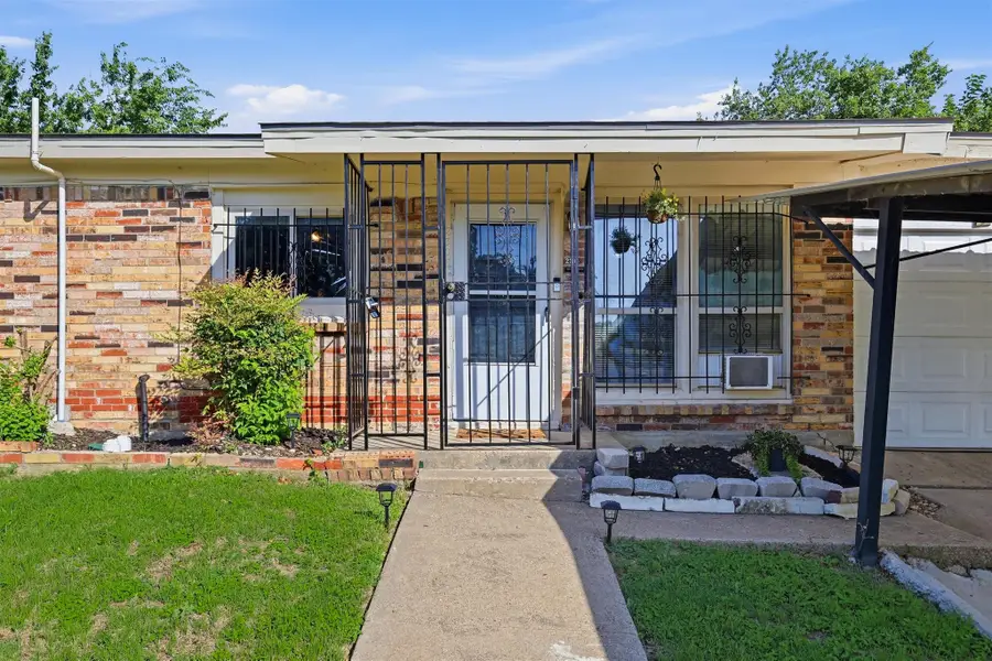 2308 Tanneyhill Lane, Fort Worth, TX 76112 - #2