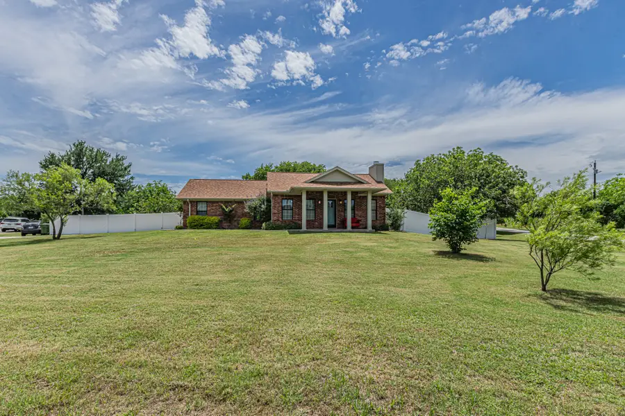204 S Spring Branch Trail, Springtown, TX 76082 - #2