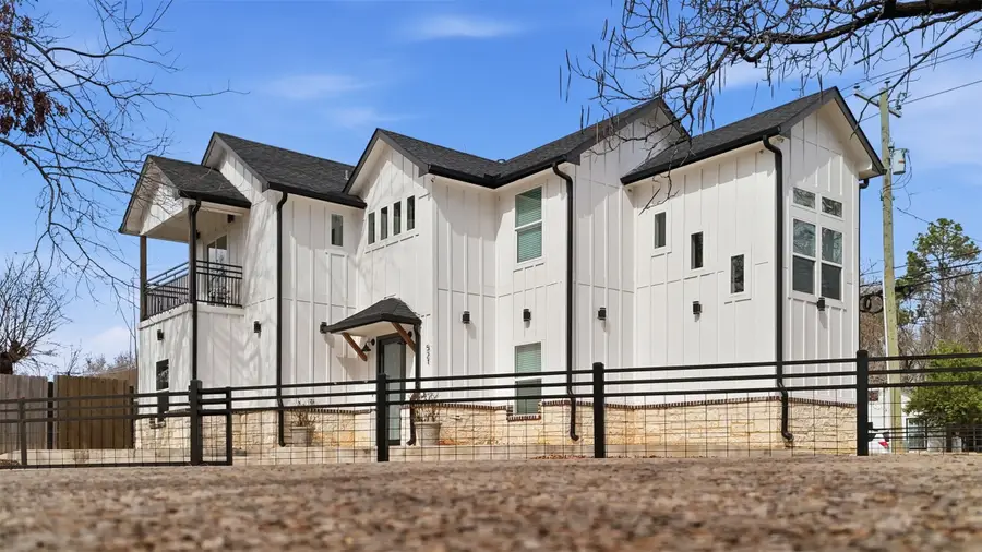 521 York Street, Athens, TX 75751 - #3