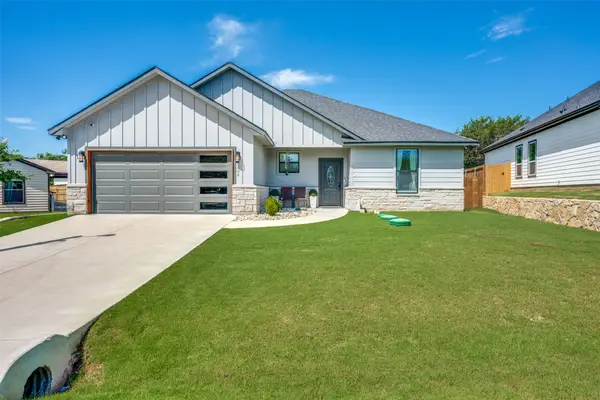 2404 Beverly Drive, Granbury, TX 76048