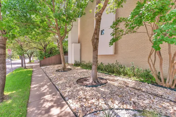 4125 Cole Avenue #2, Dallas, TX 75204