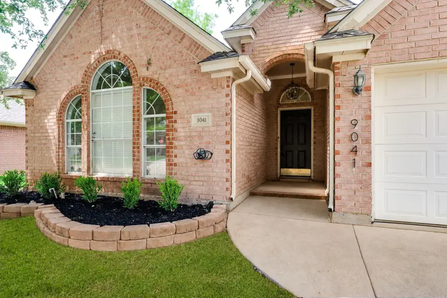 9041 San Joaquin Trail, Fort Worth, TX 76118 - #2