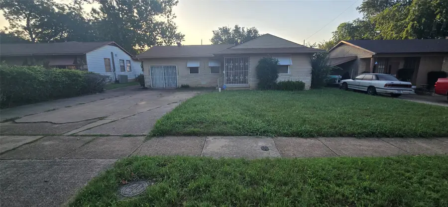 12052 Bellafonte Drive, Dallas, TX 75243 - #2