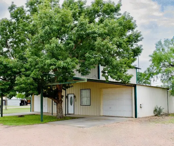 101 S Loop Drive, Brady, TX 76825