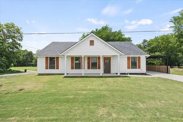 108 S Manson Street, Wolfe City, TX 75496
