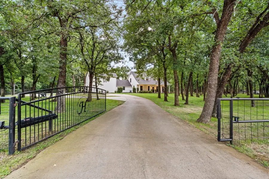 4208 Country Hill Road, Fort Worth, TX 76140 - #3