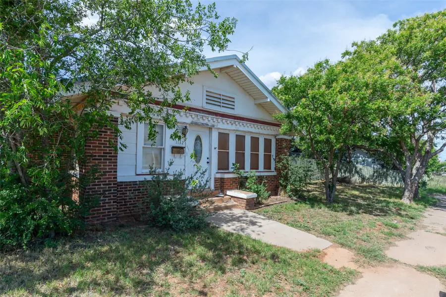 1132 17th Street, Anson, TX 79501 - #2