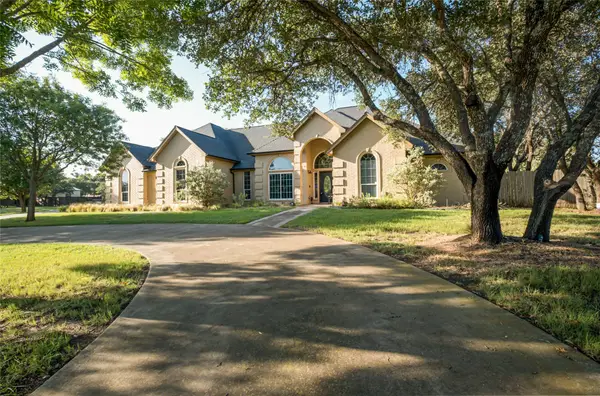 182 Lakeview Drive, Aledo, TX 76008