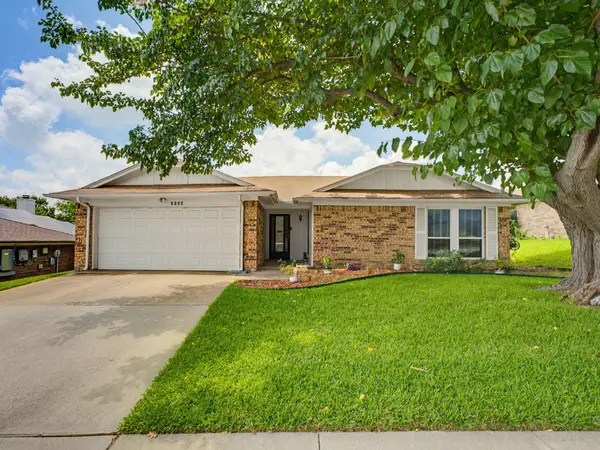 6504 N Park Drive, Watauga, TX 76148