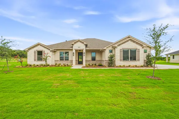 101 Eagle Court, Glen Rose, TX 76077