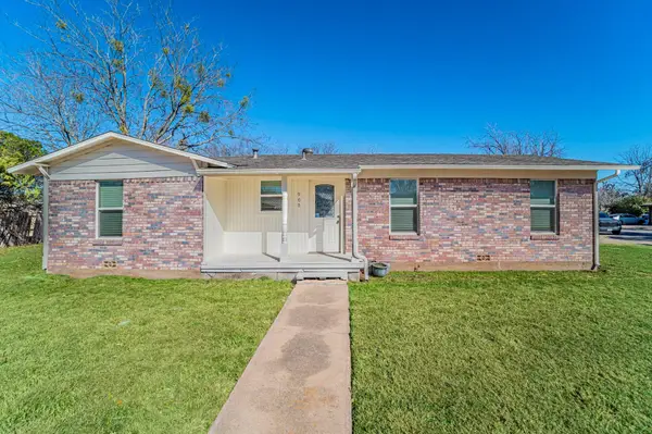 900 Elizabeth Boulevard, Granbury, TX 76048