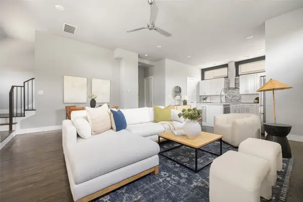 4226 Roseland Avenue #201, Dallas, TX 75204
