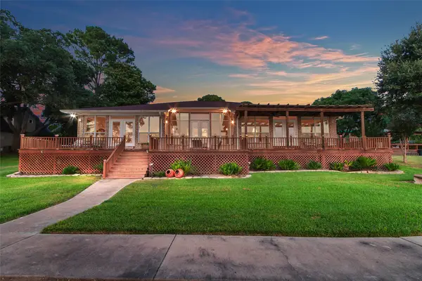 144 Redondo Drive, Gun Barrel City, TX 75156
