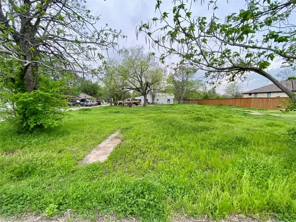 3014 College Street, Greenville, TX 75401