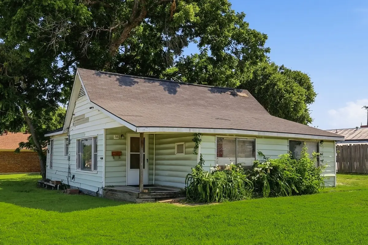 218 W Worth Street, Grapevine, TX 76051 - #1