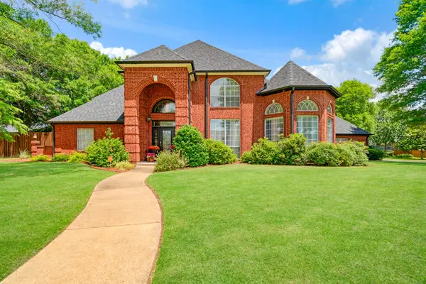 3035 Oak Creek Drive, Paris, TX 75462