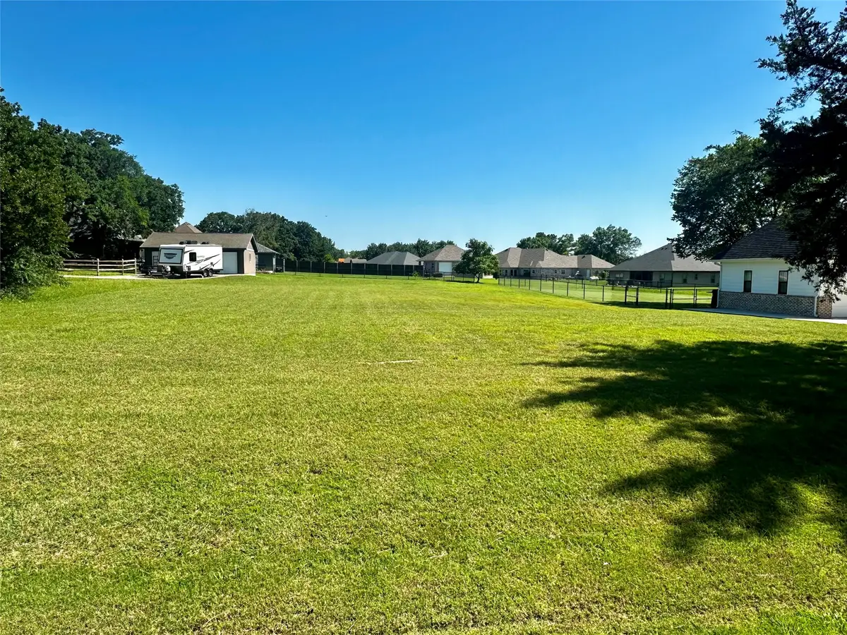 128 Mohave Drive E, Gainesville, TX 76240 - #1