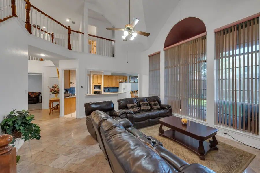 4622 Devonshire Drive, Grand Prairie, TX 75052 - #3