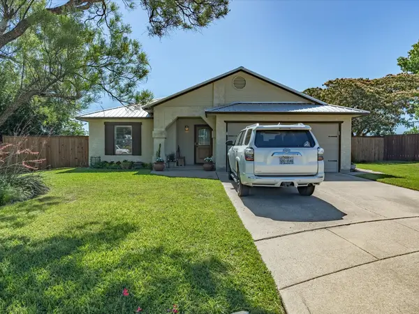 2100 Whispering Wind Street, Fort Worth, TX 76108