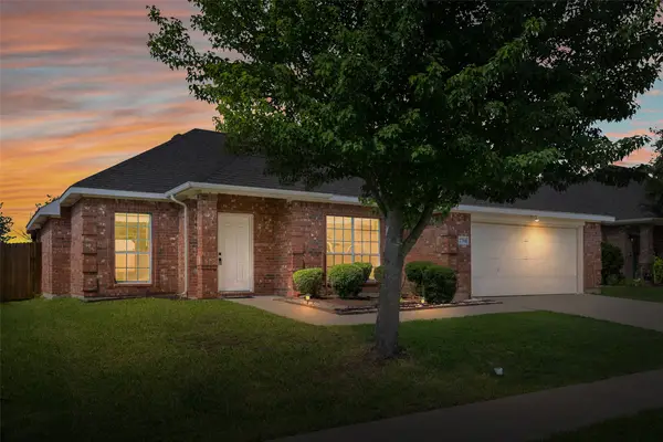 2704 Pennington Drive, Sachse, TX 75048