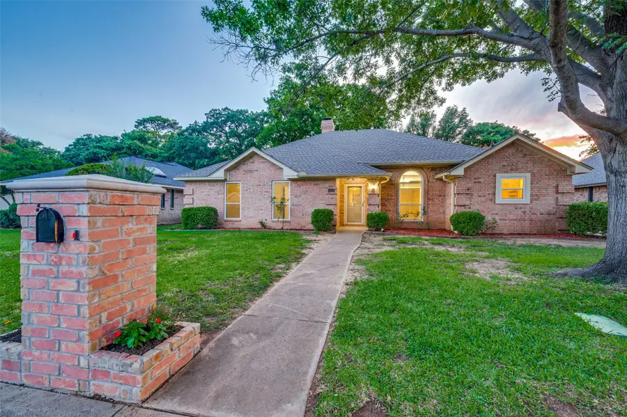 6002 Kenilworth Drive, Arlington, TX 76001 - #2