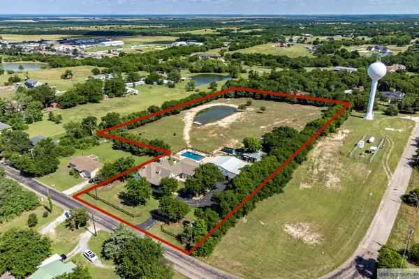 518 E College Street, Gunter, TX 75058