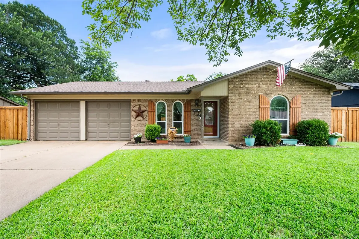 140 Jill Ann Drive, Burleson, TX 76028 - #1