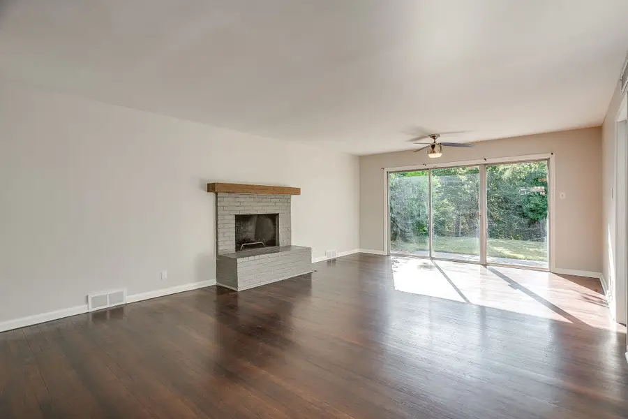 4613 Winthrop Avenue E, Fort Worth, TX 76116 - #3