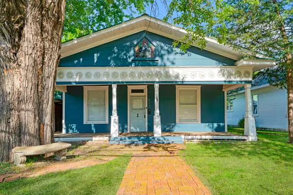 823 S Church Street, Paris, TX 75460