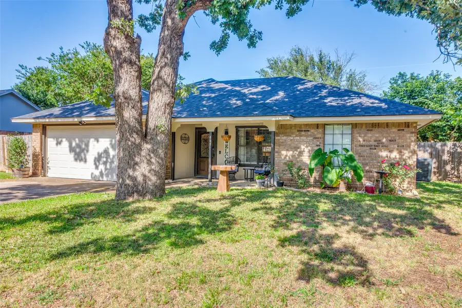 609 Henderson Street, Joshua, TX 76058 - #3