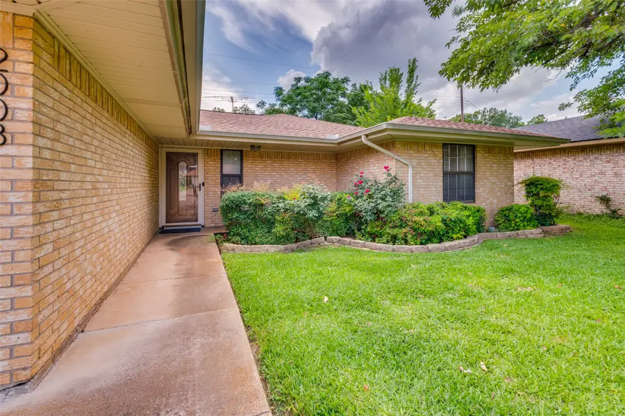 2008 Rocky Cove, Irving, TX 75060 - #2