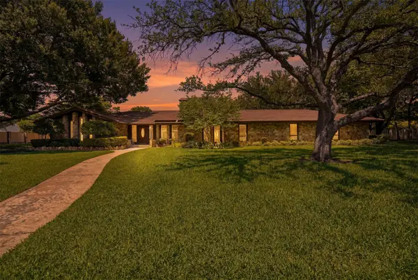 715 Stonelake Drive, Cleburne, TX 76033