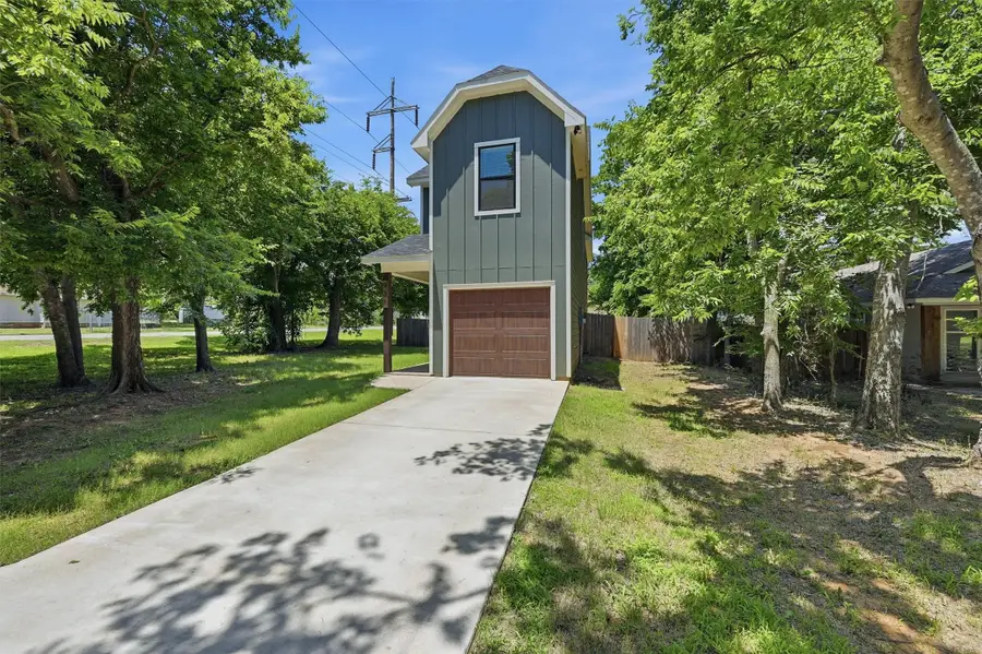 931 W Collins Street, Denison, TX 75020 - #3