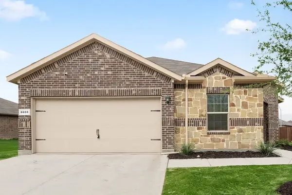8608 Centerboard Lane, Fort Worth, TX 76179