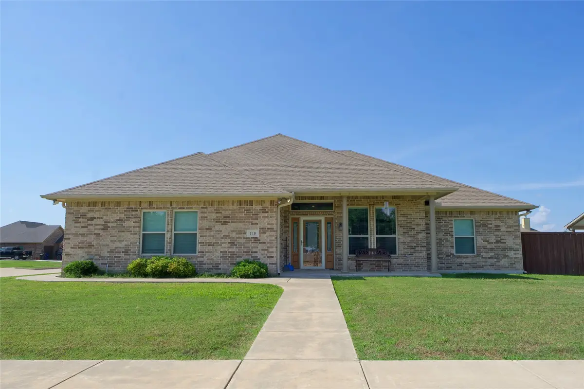318 E 4th Street, Lindsay, TX 76250 - #1
