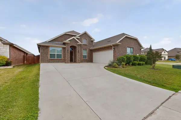 7811 Links Drive, Arlington, TX 76001