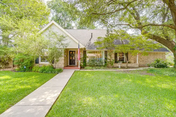 4305 Elmwood Drive, Benbrook, TX 76116