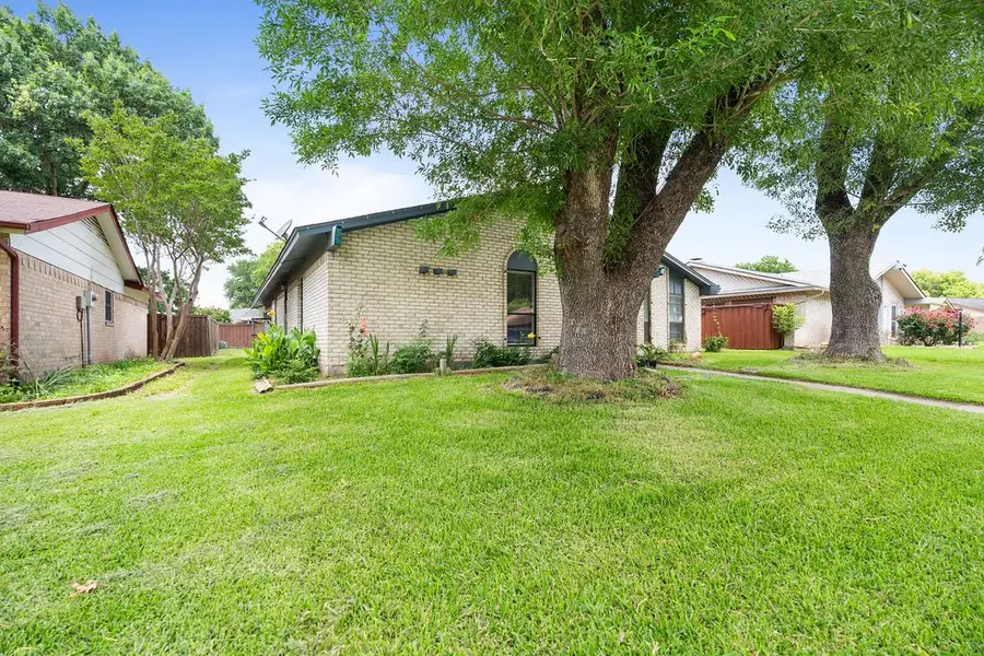 948 Meadowcove Circle, Garland, TX 75043 - #3
