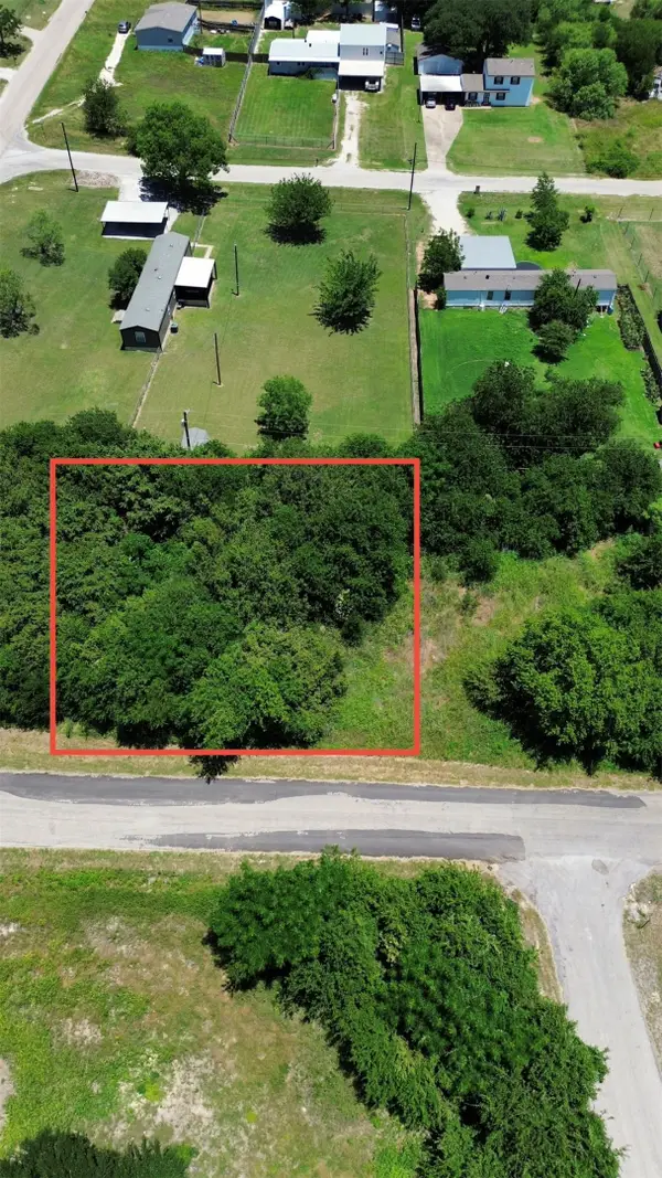 4513 Mimosa Drive, Granbury, TX 76048