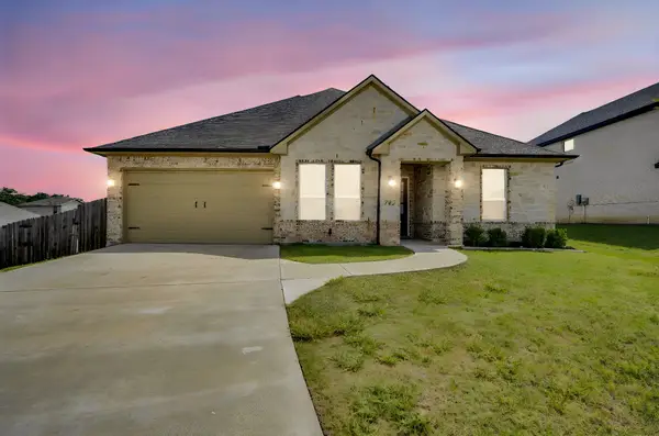 702 Chester Court, Ennis, TX 75119