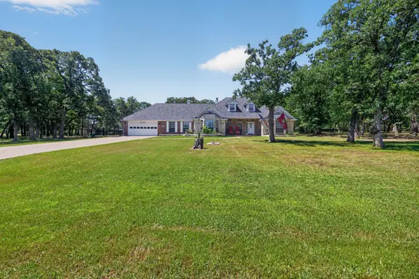 111 Lone Star Drive, Gainesville, TX 76240
