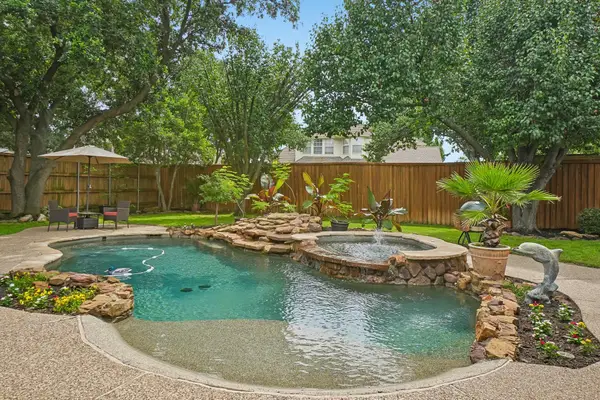 6109 Crestside Drive, Flower Mound, TX 75028