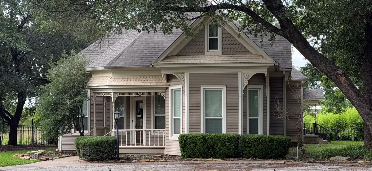 445 W Belknap Street, Jacksboro, TX 76458 - #1