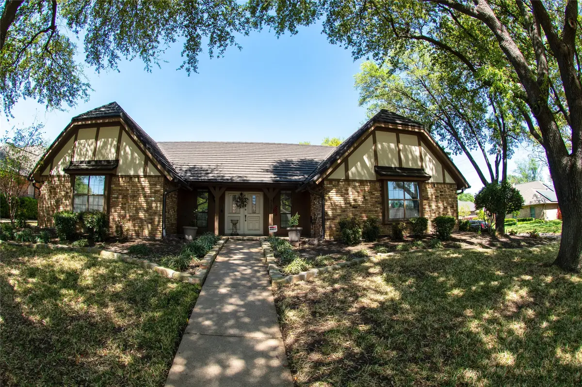 5601 Dye Drive, Arlington, TX 76013 - #1