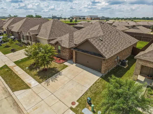 1210 Grand View Drive, Ennis, TX 75119