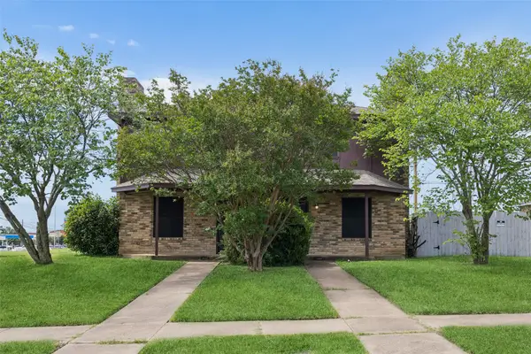 1401 Brook Meadow Circle, Lancaster, TX 75134