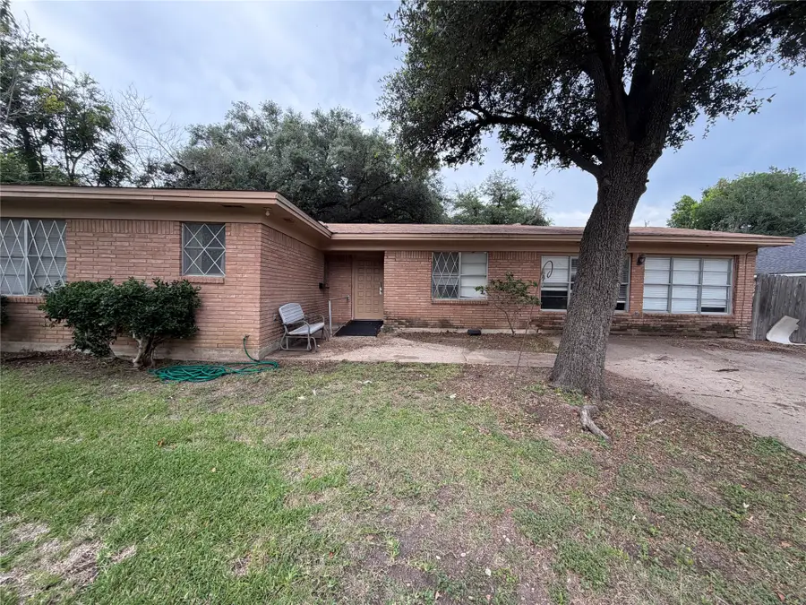 120 E Dawn Drive, Robinson, TX 76706 - #2