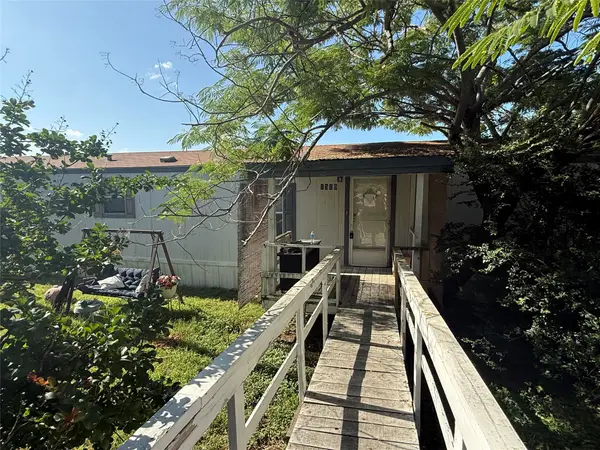 1321 Phoenix Court, Granbury, TX 76048