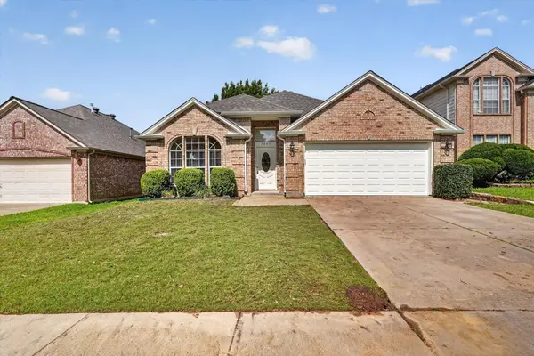 7809 Orland Park Circle, Fort Worth, TX 76137