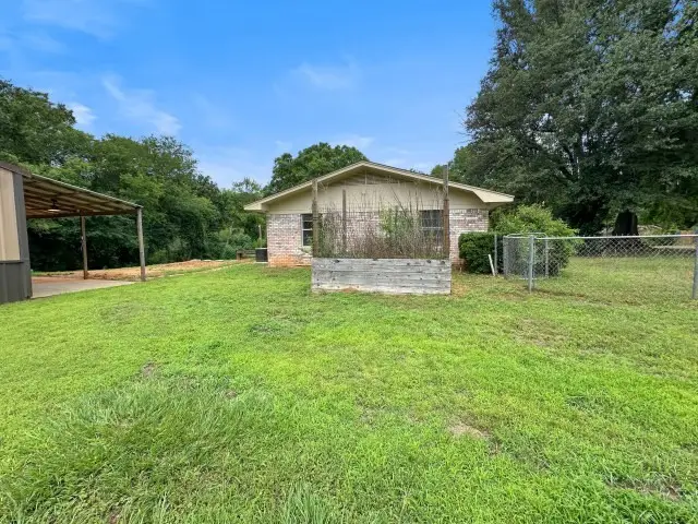 300 Pine Street, Ore City, TX 75683 - #3